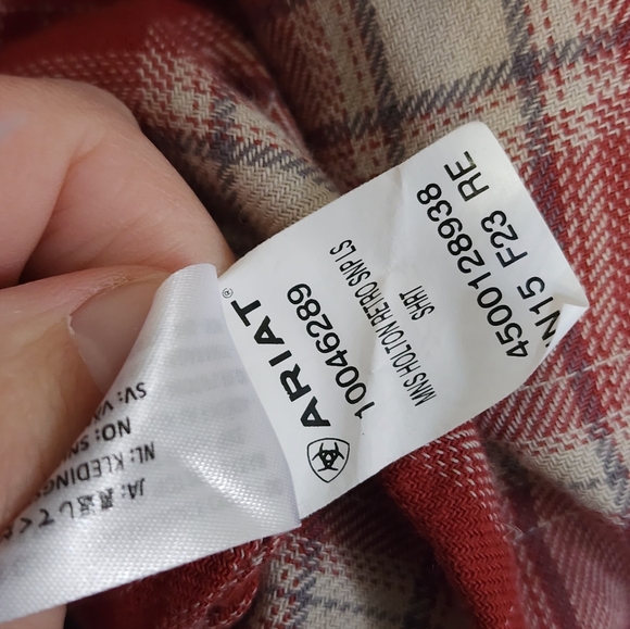 Ariat Men's Casual Red and White Plaid Shirt - Picture 4 of 5